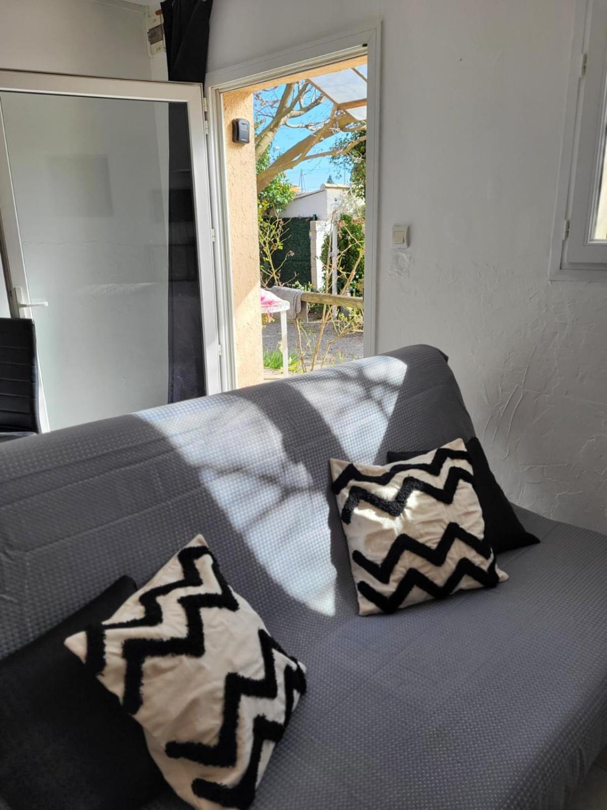 Abrivado Aimargues Apartment Exterior photo